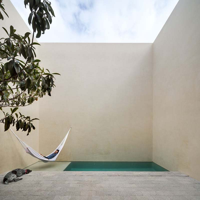 piscinas pequeñas modernas en patio minimalista